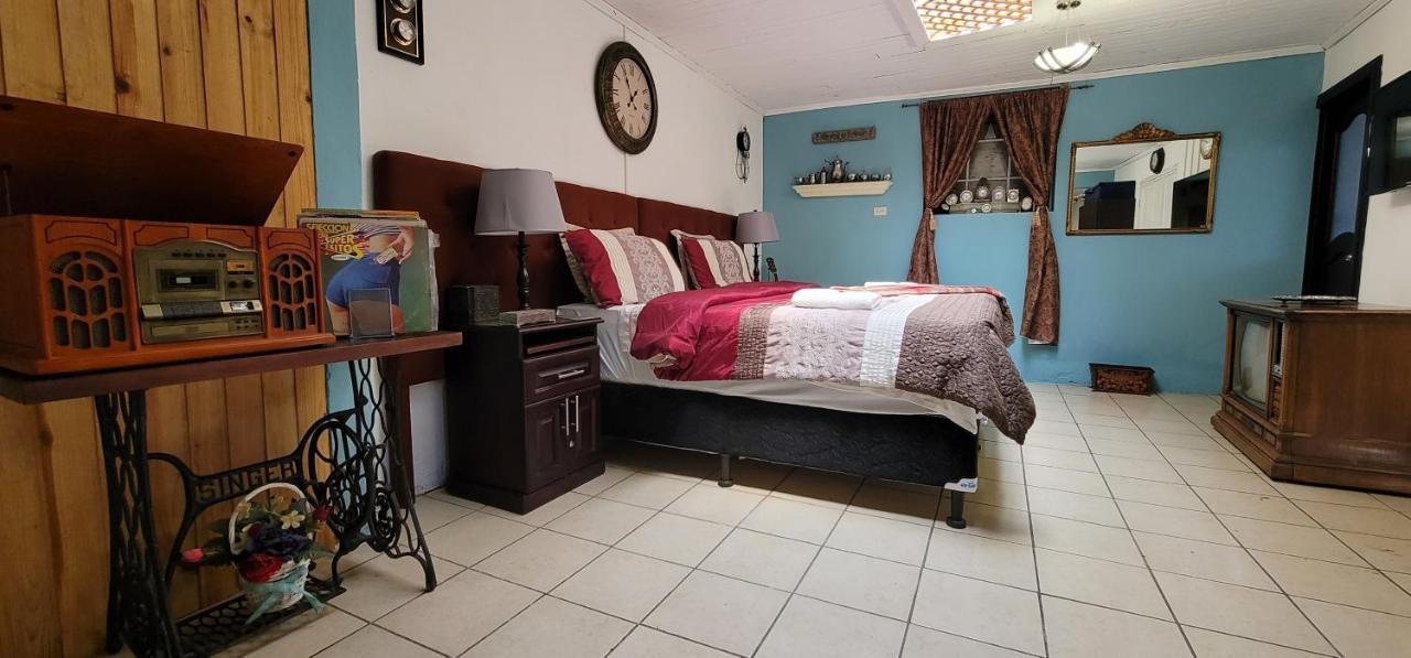 Hotel Vintage "Casa Las Flores" Реталулеу Екстер'єр фото