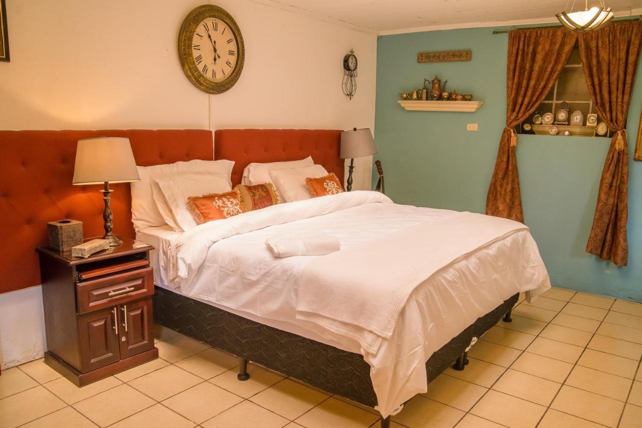 Hotel Vintage "Casa Las Flores" Реталулеу Екстер'єр фото