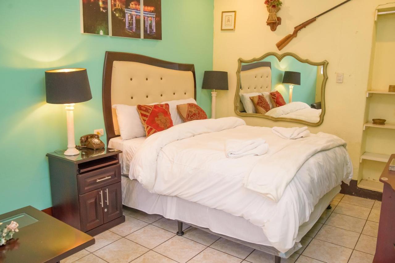 Hotel Vintage "Casa Las Flores" Реталулеу Екстер'єр фото