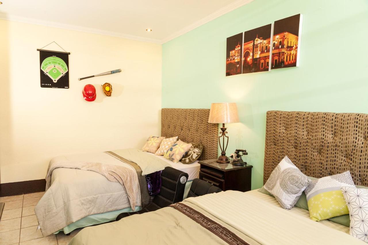 Hotel Vintage "Casa Las Flores" Реталулеу Екстер'єр фото