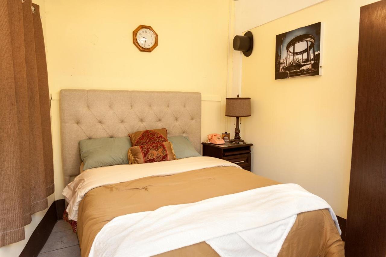 Hotel Vintage "Casa Las Flores" Реталулеу Екстер'єр фото